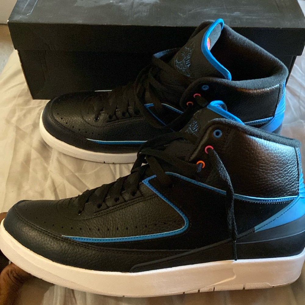 Jordan 2 radio Raheem size 13 like new, only worn once.